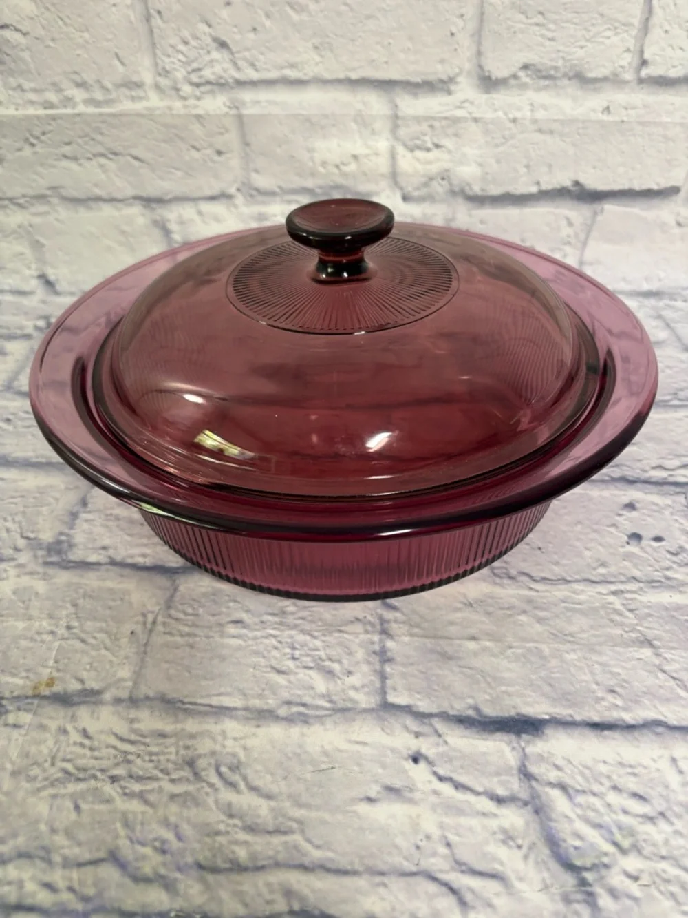 Vision Ware V-33-B Casserole Dish Bowl Lid Ribbed 2.5 qt Corning USA cranberry